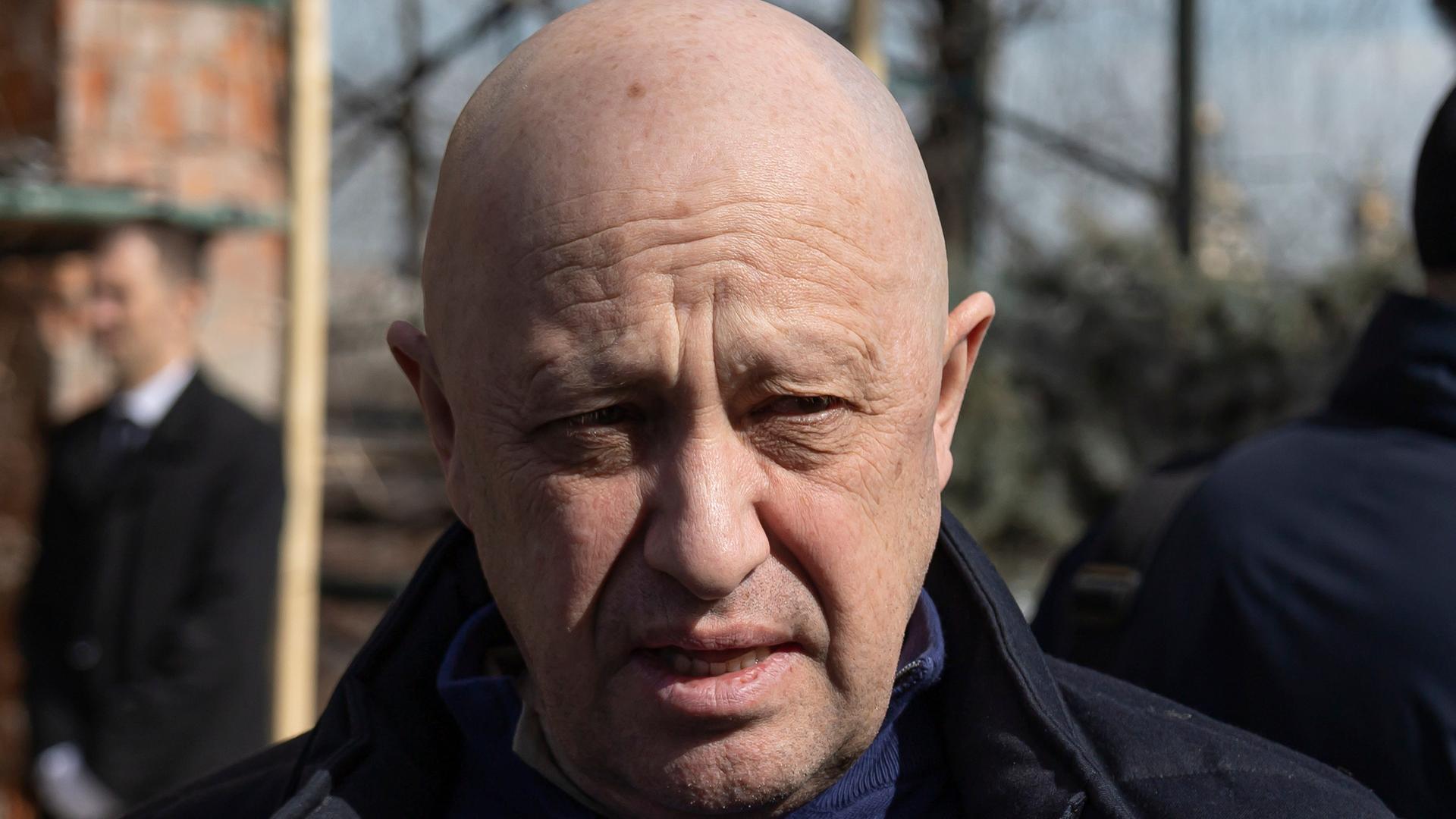 Jewgeni Prigoschin, Chef der russischen Privatarmee Wagner Gruppe, schaut in die Kamera. Jewgeni Prigoschin, Chef der russischen Privatarmee Wagner Gruppe, schaut in die Kamera.
