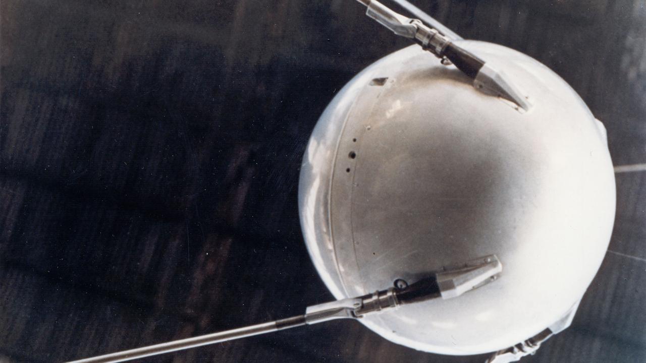 Sputnik, der erste Satellit im All, wurde auch von Lübeck aus beobachtet Sputnik, der erste Satellit im All, wurde auch von Lübeck aus beobachtet