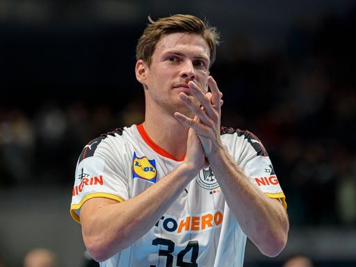 Handball-Nationalspieler Rune Dahmke während eines Länderspiels