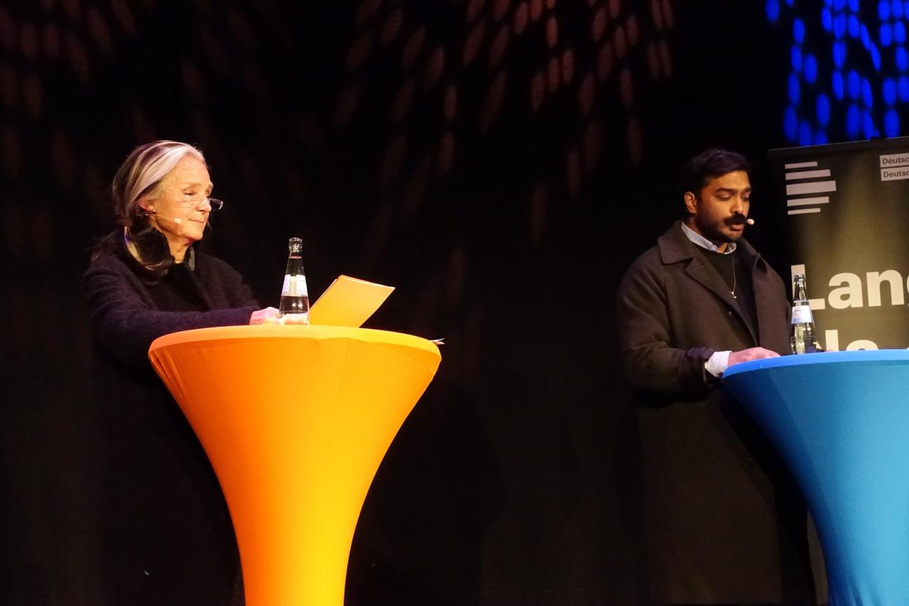 Cornelia Zetzsche und Senthuran Varatharajah, Moderatoren der Lange Nacht Diversity im Gloria Theater, Köln