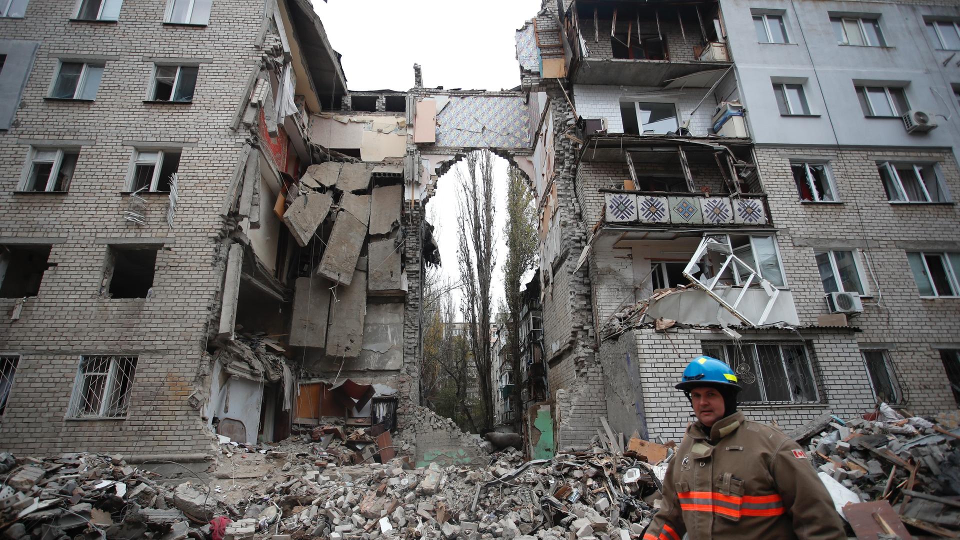 Bei einem russischen Angriff auf Mykolaiv wurden mindestens sechs Menschen getötet, ein Wohnhaus wurde dabei zerstört