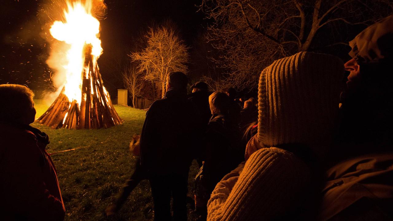 Feuer zur Wintersonnenwende, Metzingen, Baden-Württemberg 2017