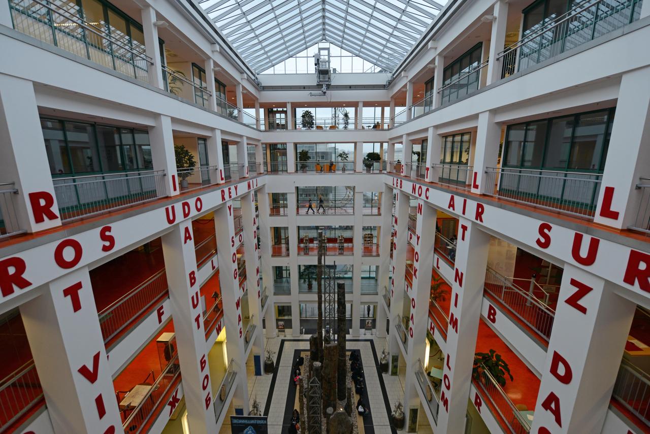 Blick in das Kulturkaufhaus Tietz im Zentrum von Chemnitz Blick in das Kulturkaufhaus Tietz im Zentrum von Chemnitz