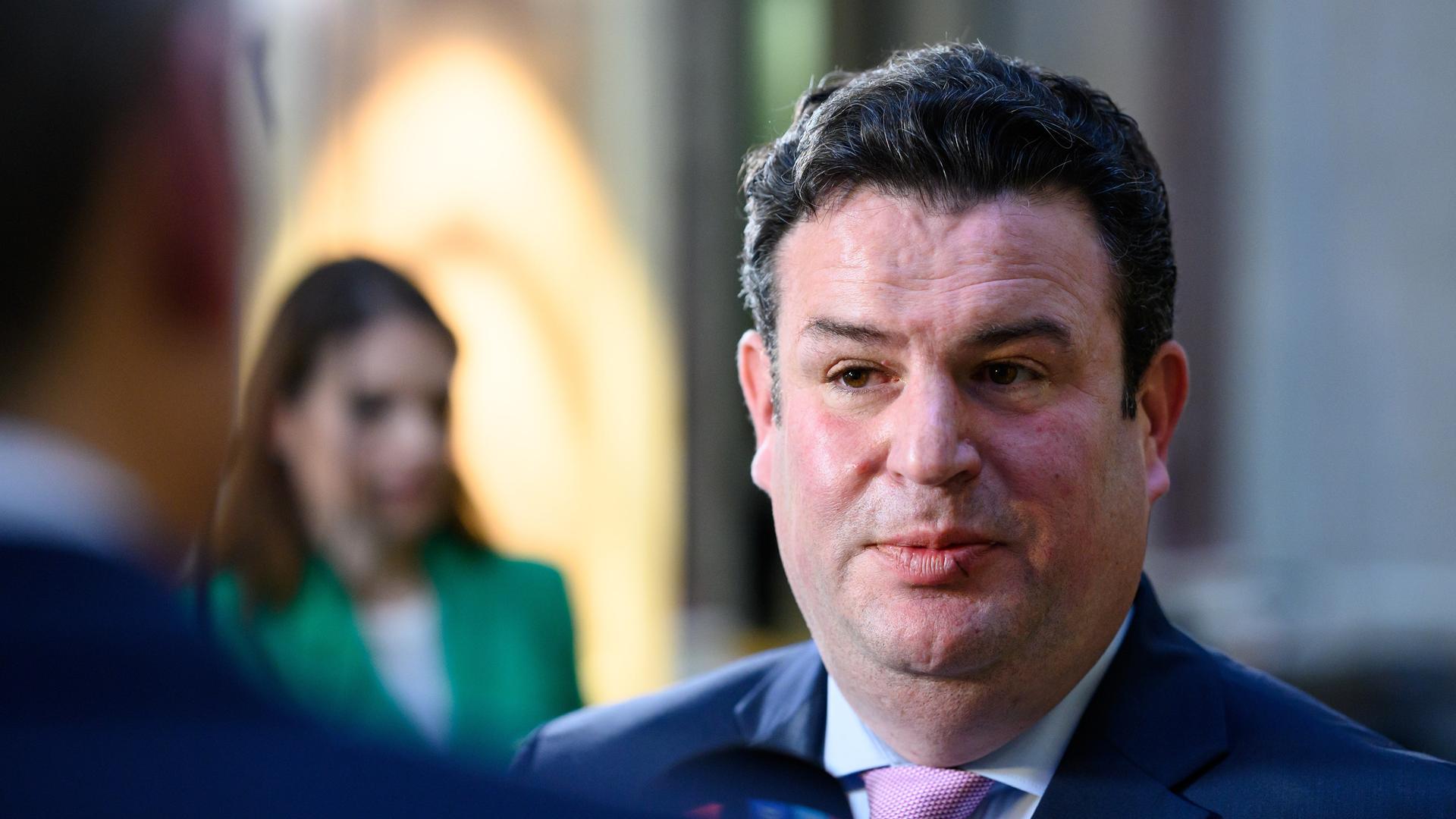 Ein Mann in Anzug: Hubertus Heil (SPD), Bundesminister für Arbeit und Soziales. Ein Mann in Anzug: Hubertus Heil (SPD), Bundesminister für Arbeit und Soziales.
