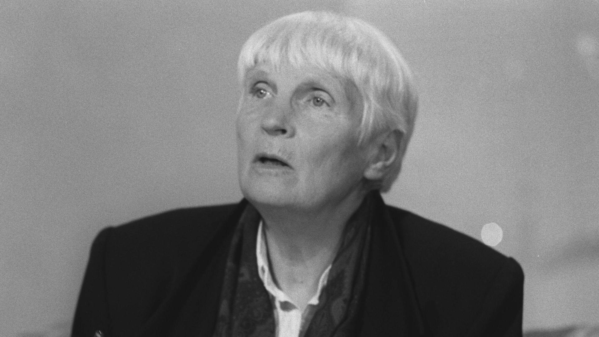 Die Zeichnerin und Karikaturistin Marie Marcks (1922 bis 2014) Foto aus dem Jahr 1988
