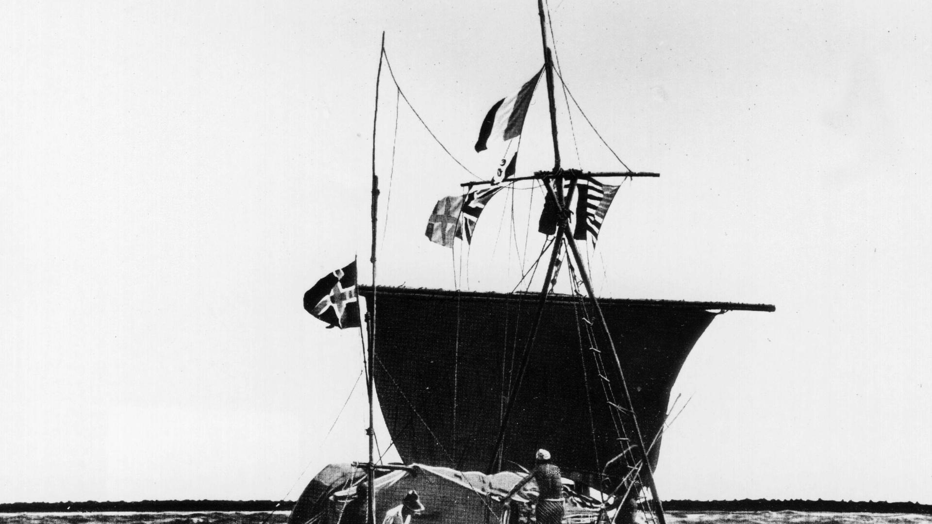 "Kon-Tiki" das Floß aus Balsaholz, mit dem der norwegische Experimental-Archäologe Thor Heyerdahl, 1947 von Lima aus über den Pazifik segelte "Kon-Tiki" das Floß aus Balsaholz, mit dem der norwegische Experimental-Archäologe Thor Heyerdahl, 1947 von Lima aus über den Pazifik segelte