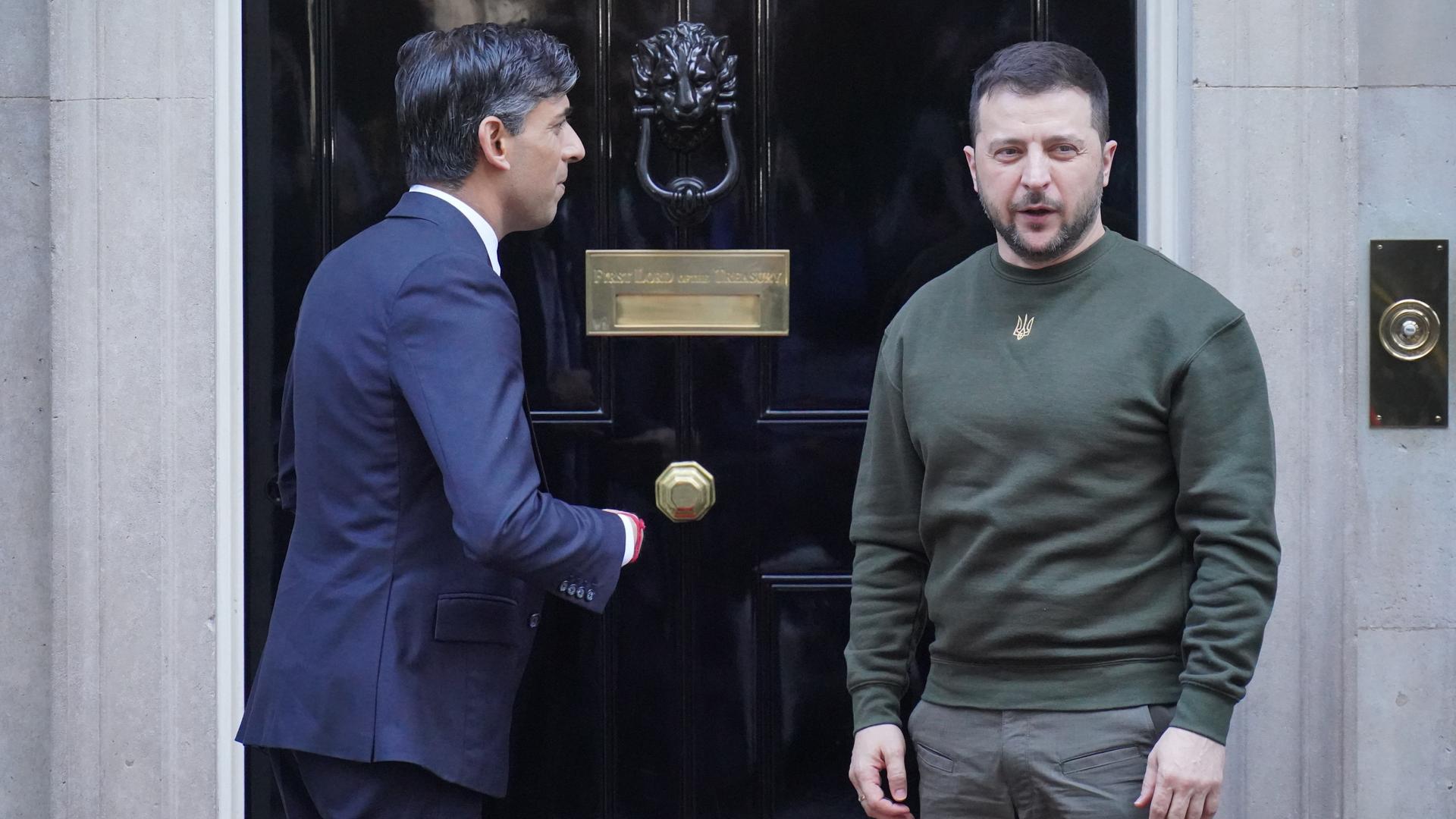 Nach Besuch in London - Selenskyj will Macron und Scholz in Paris treffen