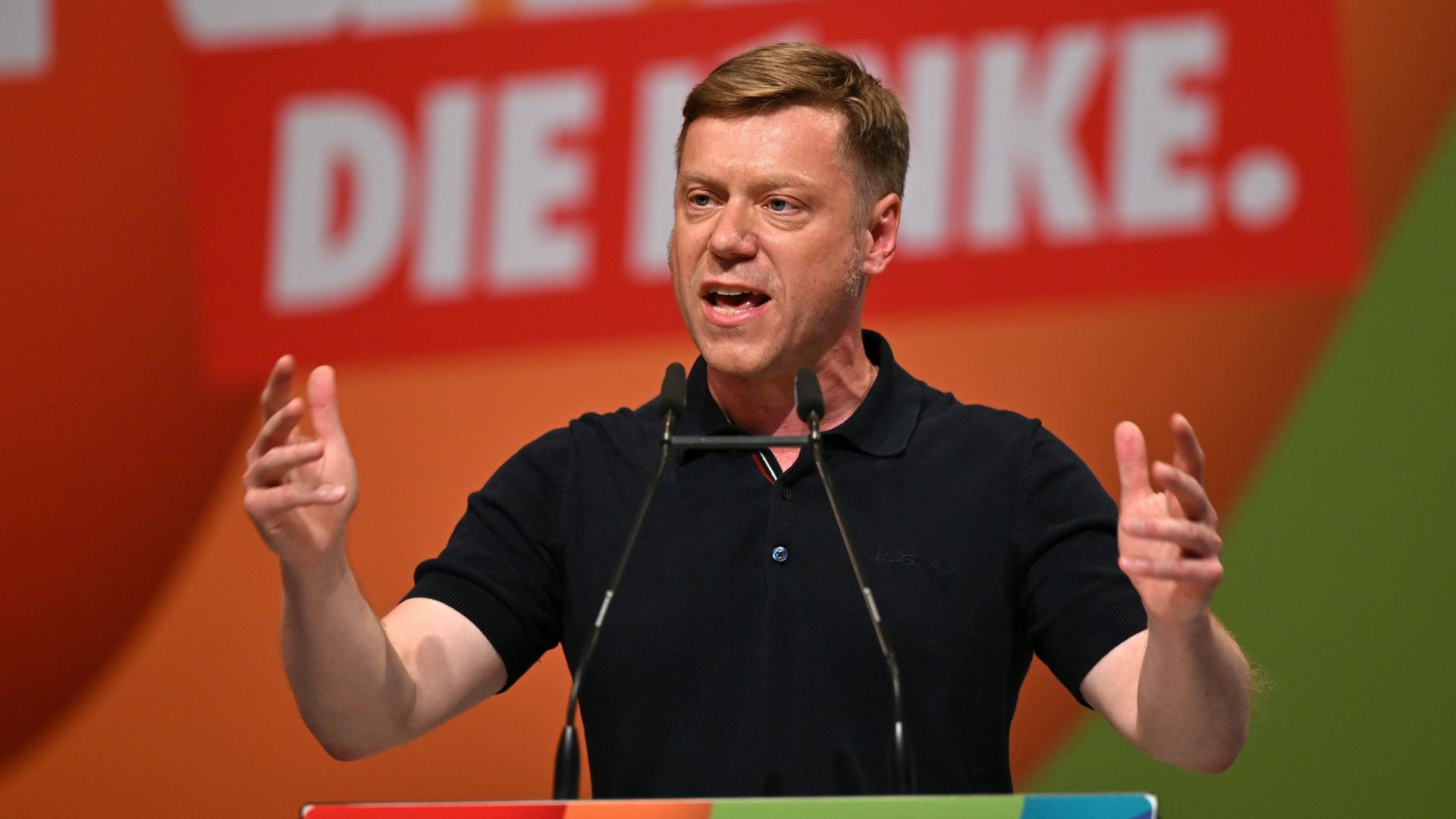 Der neu gewählte Co-Vorsitzende der Linken, Martin Schirdewan, spricht auf dem Parteitag Der neu gewählte Co-Vorsitzende der Linken, Martin Schirdewan, spricht auf dem Parteitag