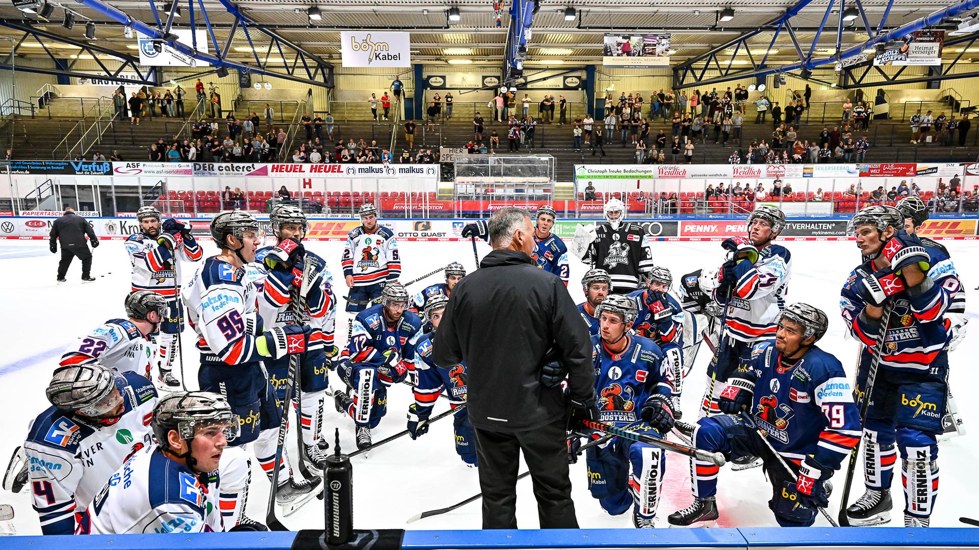 Eistraining beim DEL-Klub der Iserlohn Roosters Eistraining beim DEL-Klub der Iserlohn Roosters