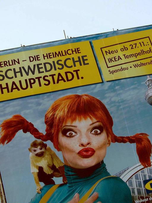 Werbeplakat von 2003 von der Sängerin Nina Hagen für eine Ikea Filiale in Berlin.