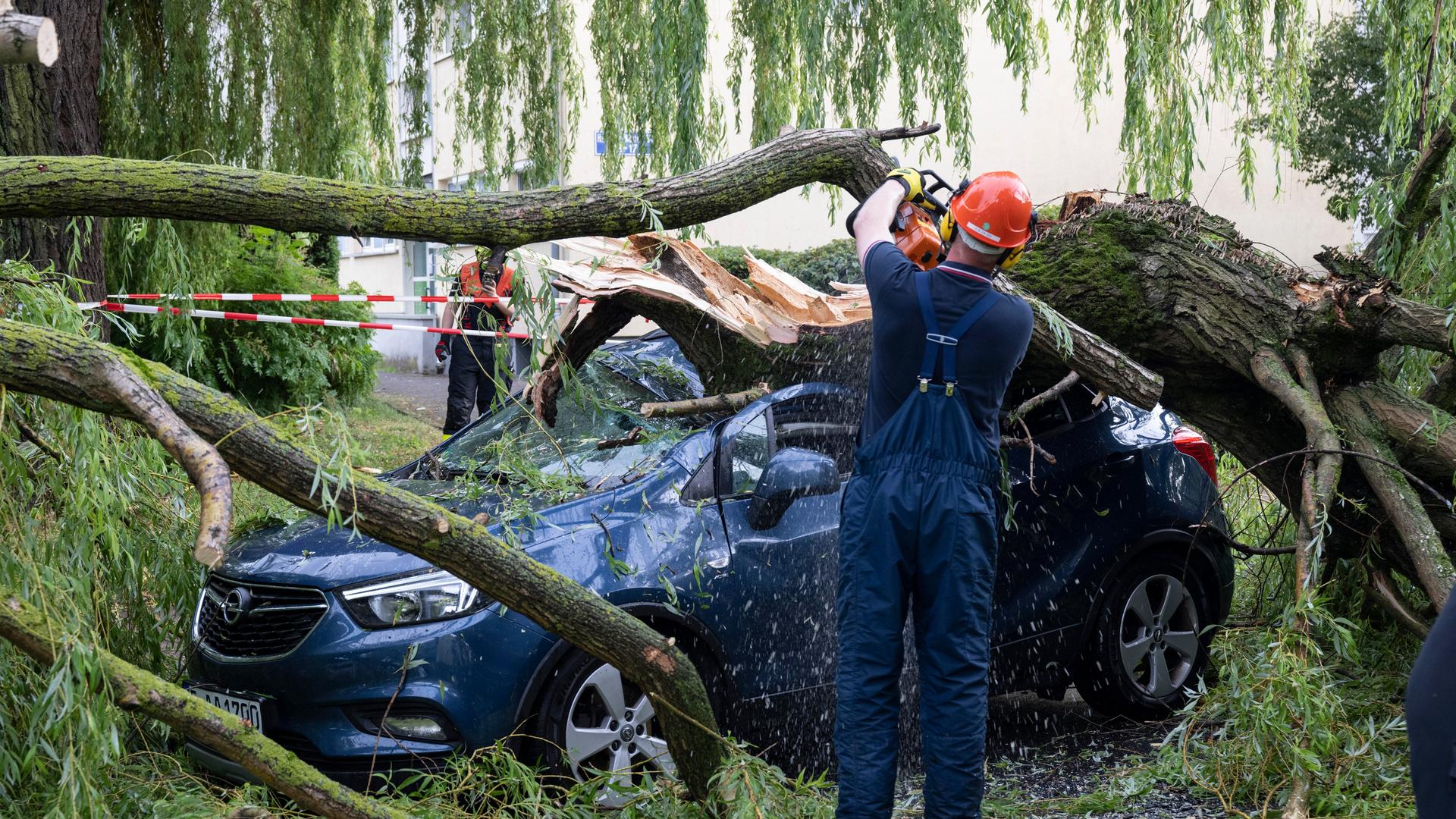 Gewitter - Unwetter Beeinträchtigt Zugverkehr