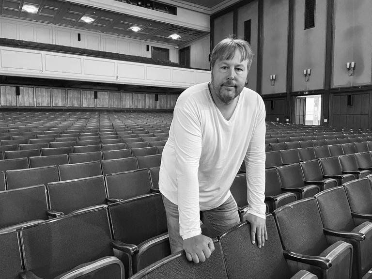 Matthias Goßler in seinem Kulturpalast in Bitterfeld. Matthias Goßler in seinem Kulturpalast in Bitterfeld.