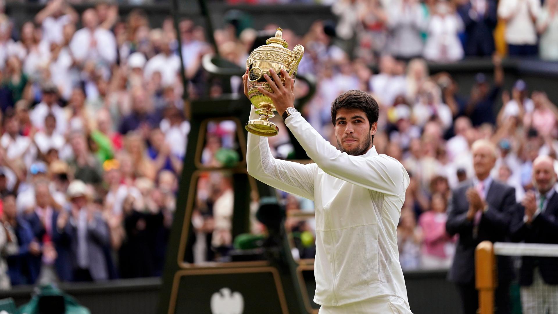 Tennis Spanischer TennisProfi Carlos Alcaraz gewinnt erstmal in