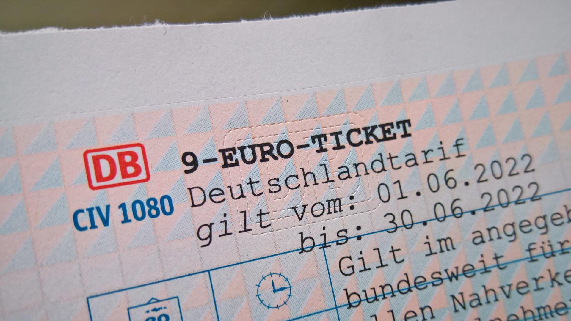 Neun-Euro-Ticket in Nahaufnahme