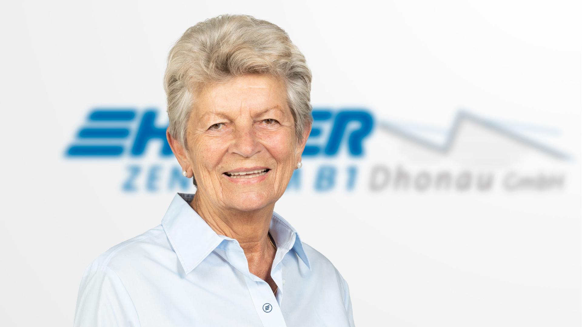 Porträt von Maria Dhonau, Firmengründerin von Hymer Caravans. Porträt von Maria Dhonau, Firmengründerin von Hymer Caravans.
