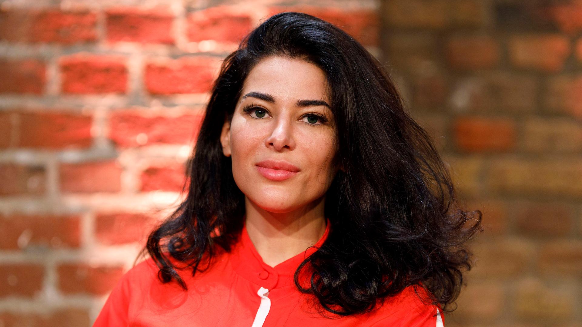 Die Publizistin Samira El Ouassil auf der phil.cologne 2021 in Köln Die Publizistin Samira El Ouassil auf der phil.cologne 2021 in Köln