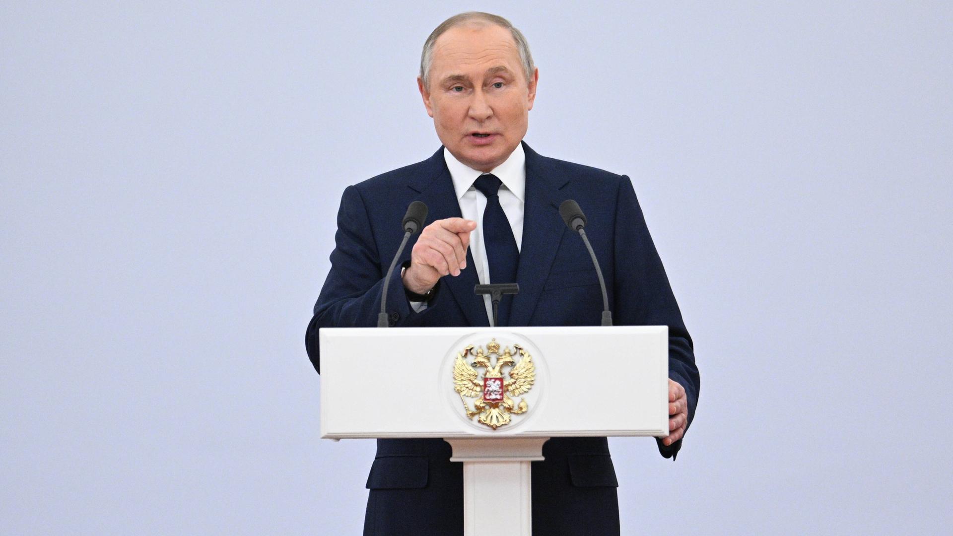 Ukraine-Krieg - Putin telefoniert mit Scholz und Macron - Ausfuhr des ukrainischen Weizens soll möglich sein