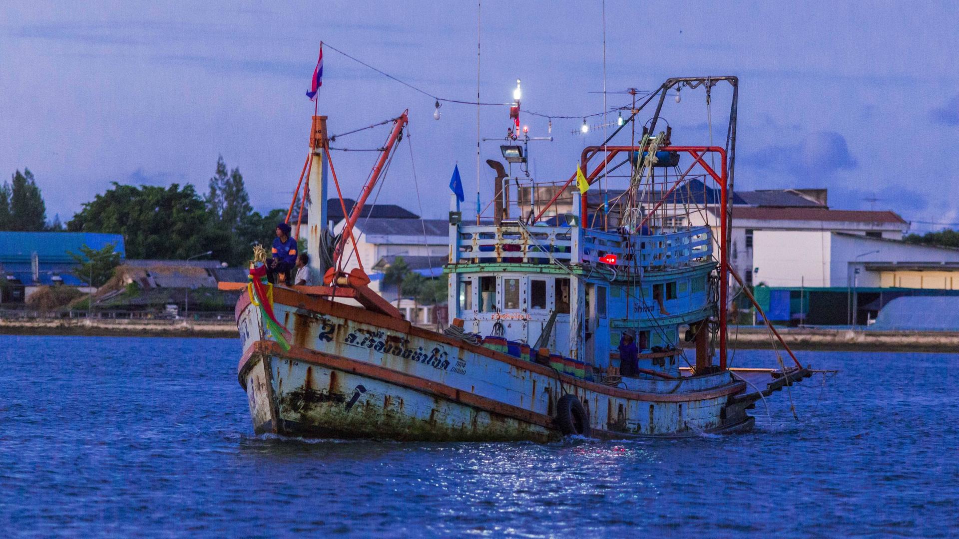 April 30, 2013 - Mahachai, Samut Sakhon, Thailand - thailändisches Fischereiboot April 30, 2013 - Mahachai, Samut Sakhon, Thailand - thailändisches Fischereiboot