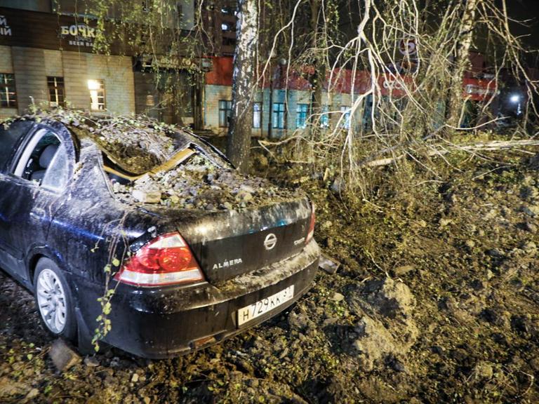 In der russischen Stadt Belgrad kam es zu einer Explosion, nachdem ein Kampfjet offenbar versehentlich eine Bombe verloren hat.