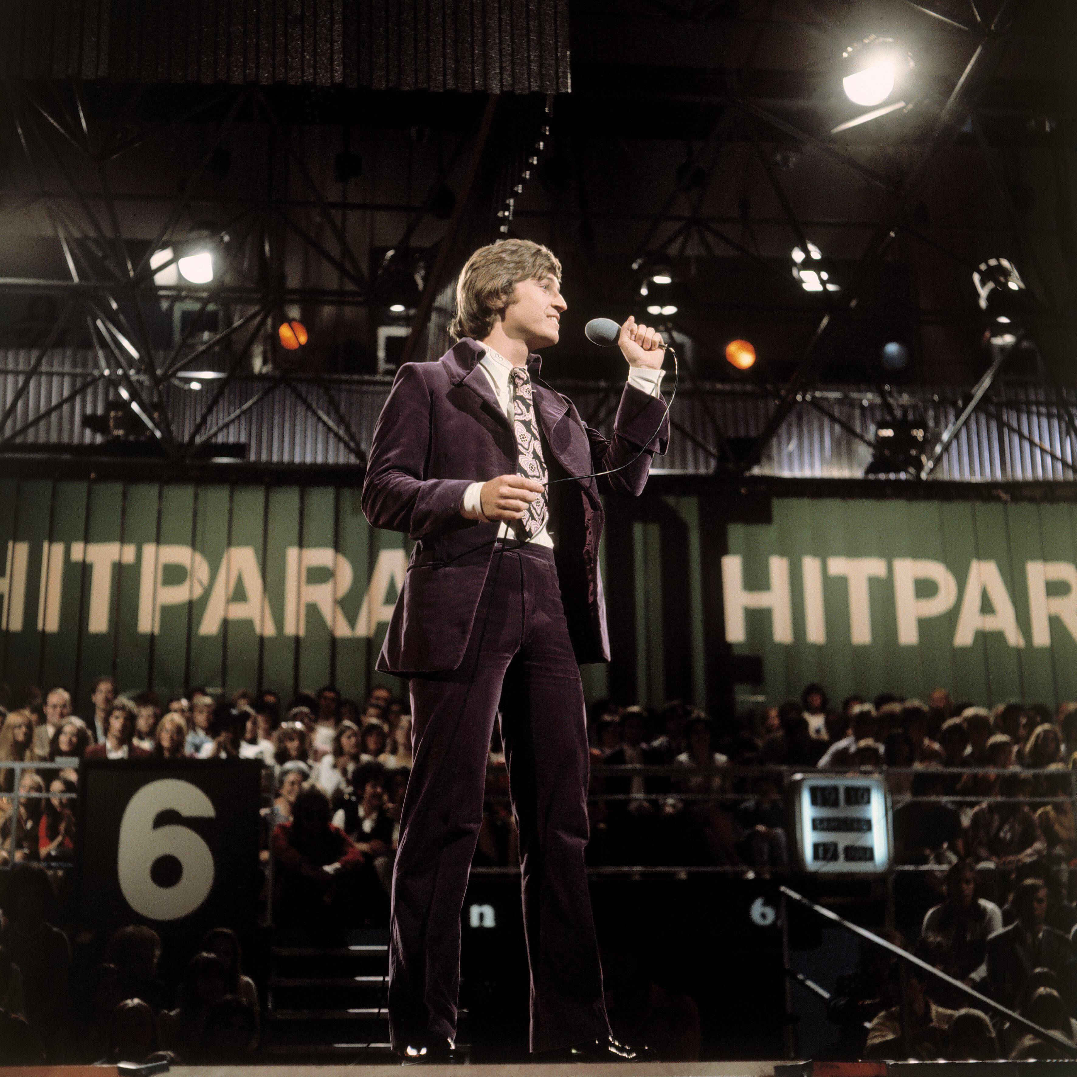 Der Sänger Christian Anders singt bei der ZDF Hitparade.