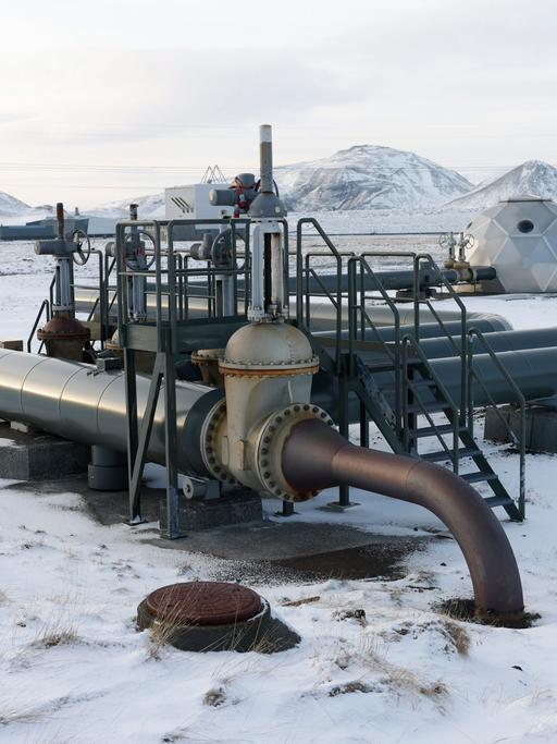 Hellisheidarvirkjun, Island:  Anlage der Firma Carbfix, die CO2 abscheidet und es in Erdschichten pumpt, um es dort einzulagern
