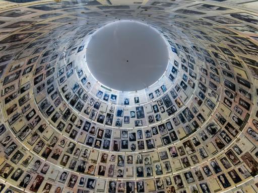 Die "Halle der Namen" der Holocaust-Gedenkstätte Yad Vashem in Jerusalem erinnert an jeden jüdischen Menschen, der im Holocaust ermordet wurde.