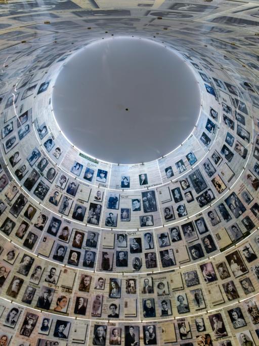 Die "Halle der Namen" der Holocaust-Gedenkstätte Yad Vashem in Jerusalem erinnert an jeden jüdischen Menschen, der im Holocaust ermordet wurde.