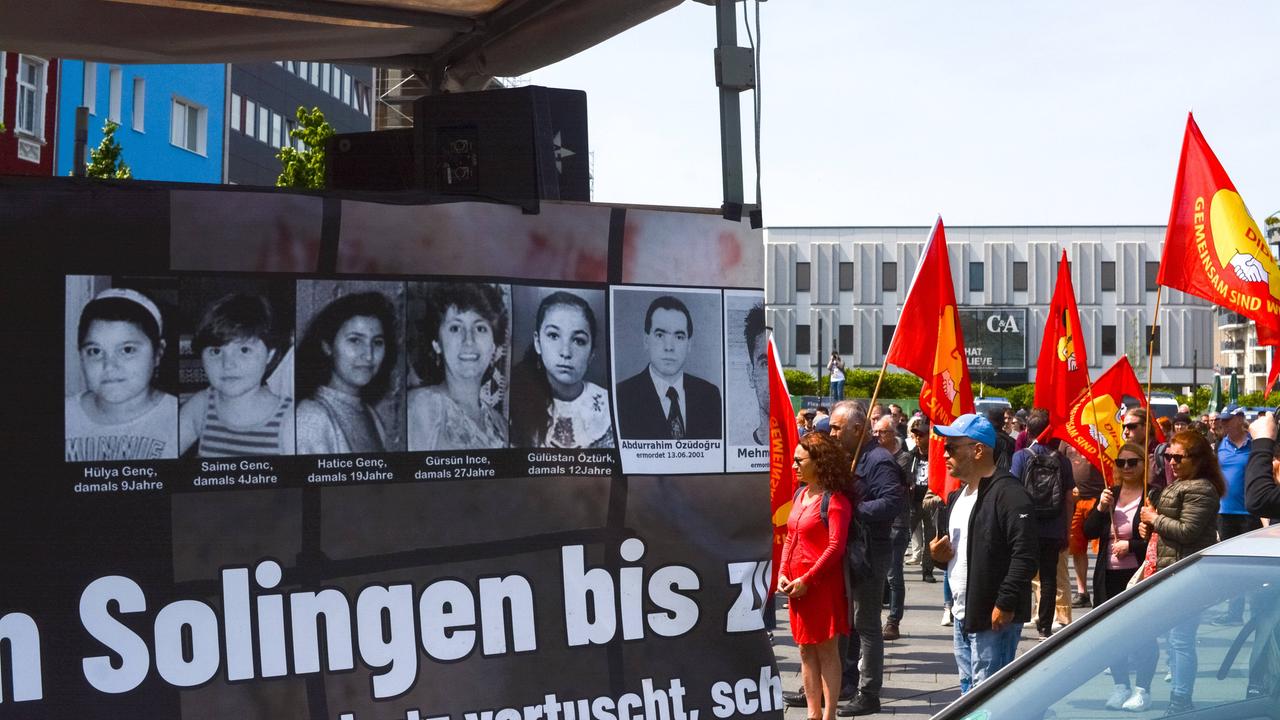 30 Jahre Nach Anschlag: Solingen Gedenkt Der Opfer