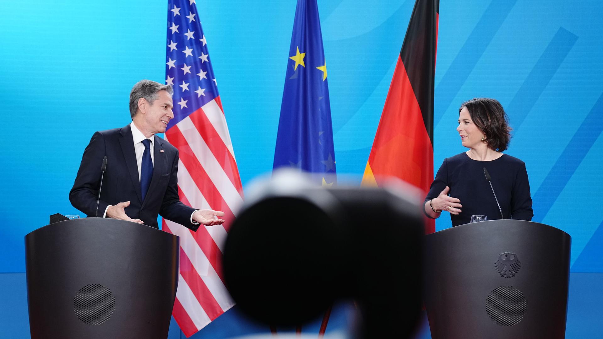 Berlin: Annalena Baerbock (Bündnis 90/Die Grünen), Außenministerin von Deutschland und Außenminister der USA, Antony Blinken. Berlin: Annalena Baerbock (Bündnis 90/Die Grünen), Außenministerin von Deutschland und Außenminister der USA, Antony Blinken.