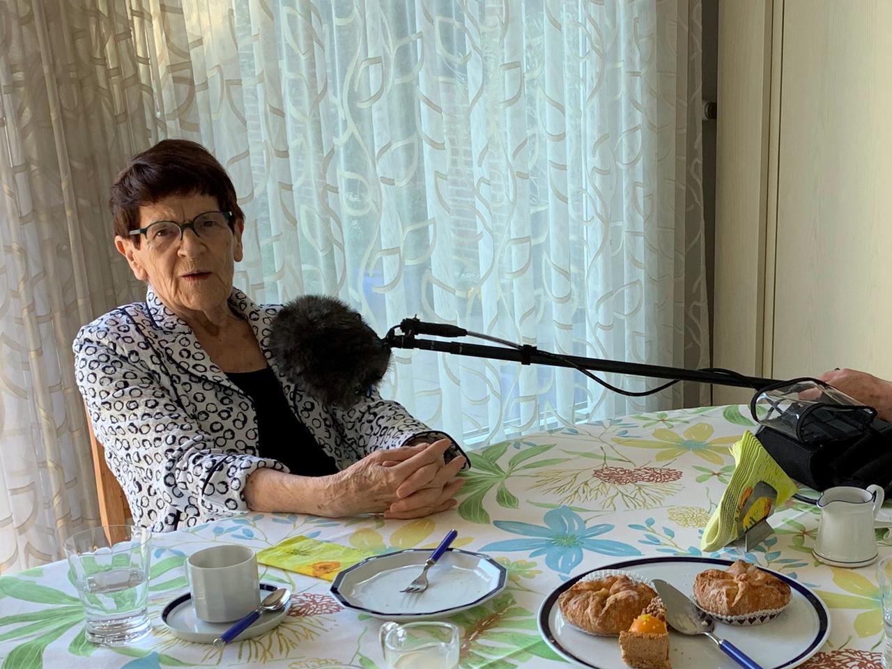 Autor Tom Schimmeck mit Rita Süssmuth