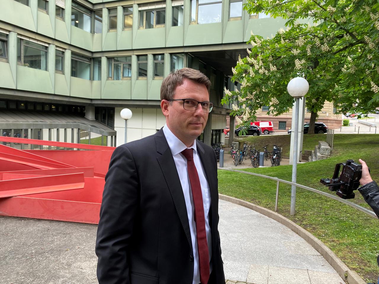 Anwalt Jens Rabe im Anzug Anwalt Jens Rabe im Anzug