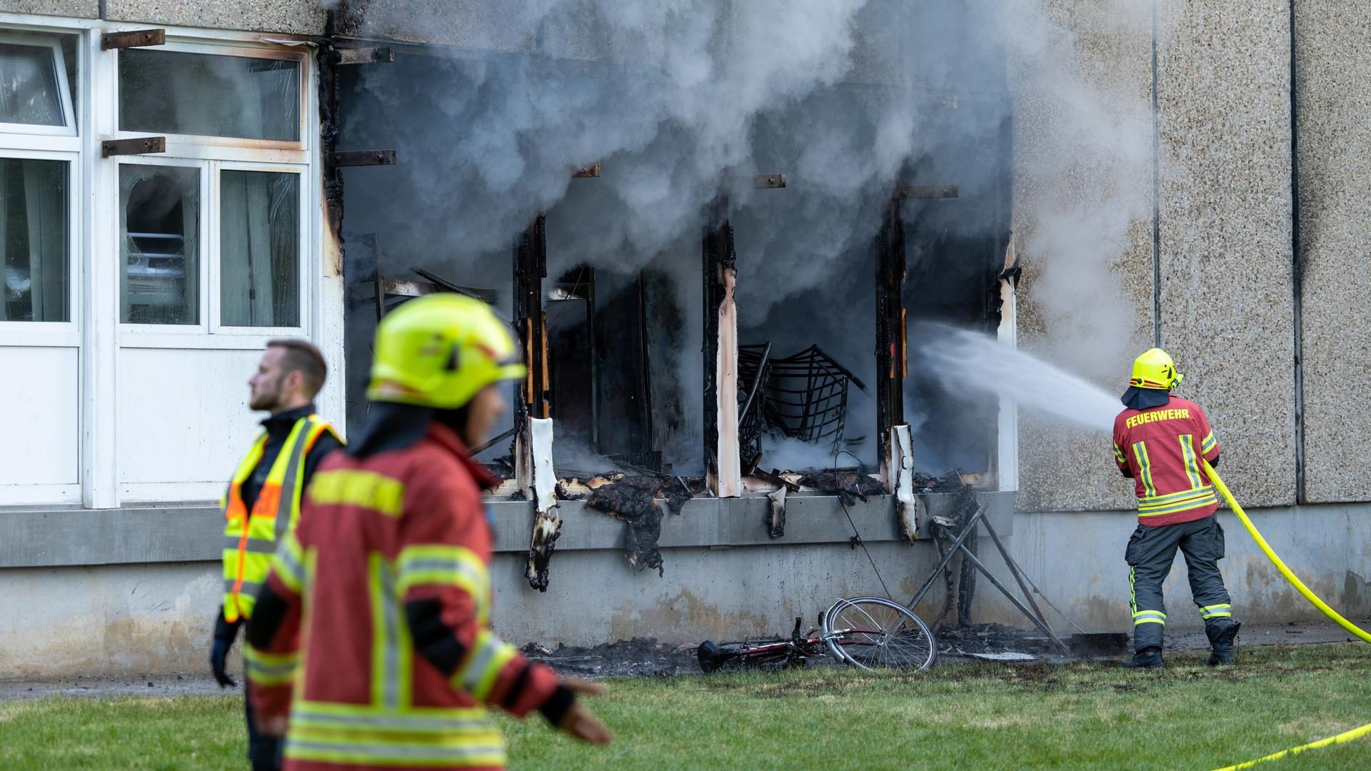 Apolda in Thüringen - Bundesinnenministerin Faeser: Ermittlungen nach Brand in Flüchtlingsunterkunft sind im Gange