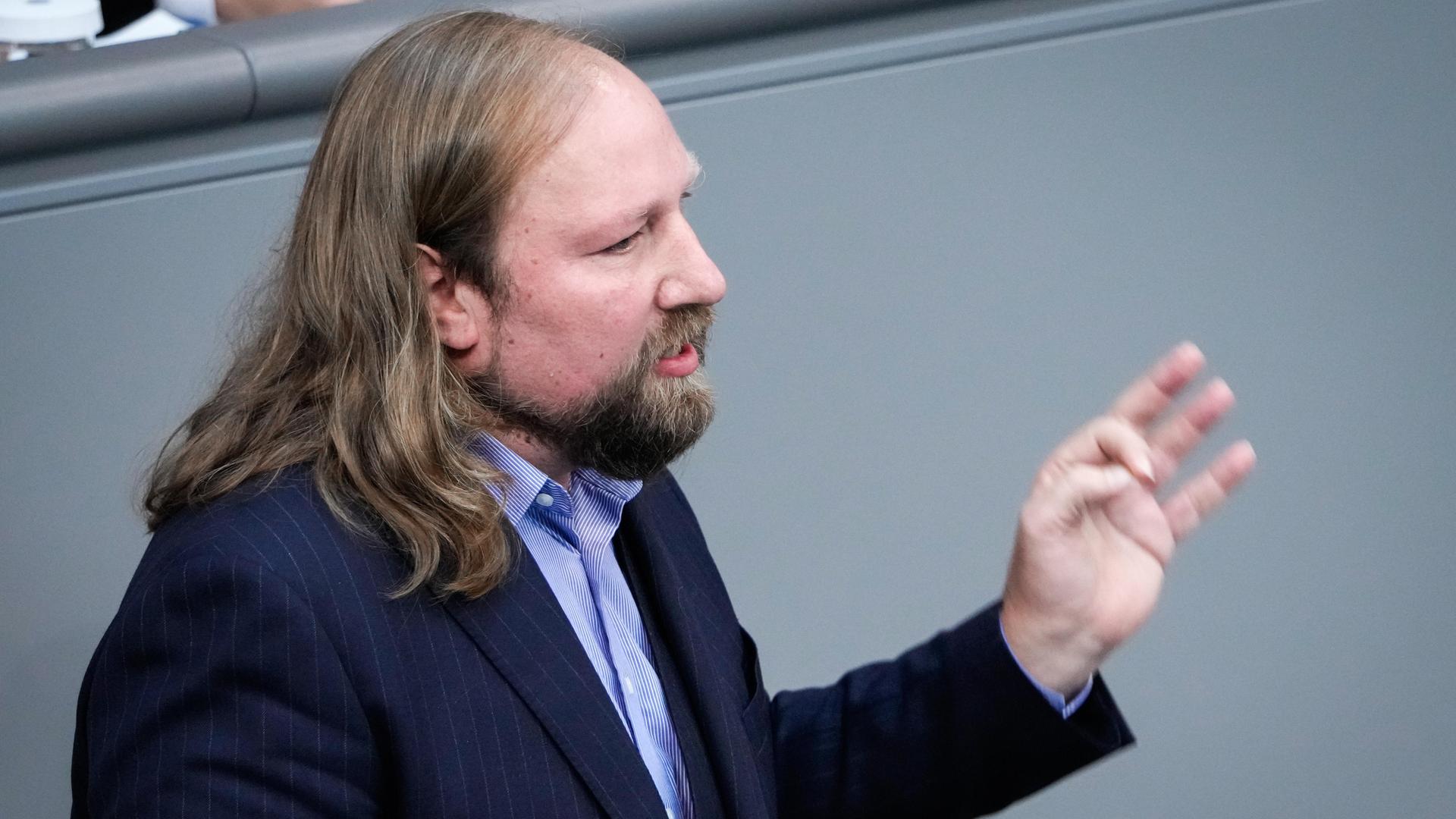 Anton Hofreiter gestikuliert bei einer Rede im Deutschen Bundestag in Berlin. Anton Hofreiter gestikuliert bei einer Rede im Deutschen Bundestag in Berlin.