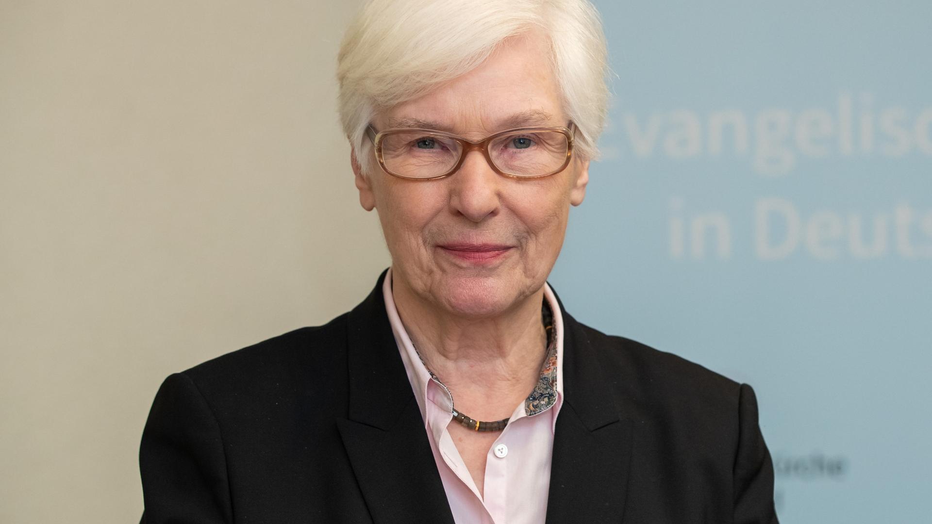 Irmgard Schwaetzer im Jahr 2018 in ihrer damaligen Funktion als Präses der Synode der Evangelischen Kirche in Deutschland. Irmgard Schwaetzer im Jahr 2018 in ihrer damaligen Funktion als Präses der Synode der Evangelischen Kirche in Deutschland.
