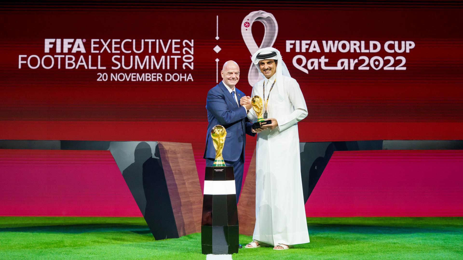 FIFA-Präsident Gianni Infantino (li.) und Tamim Al Thani, der Emir von Katar FIFA-Präsident Gianni Infantino (li.) und Tamim Al Thani, der Emir von Katar
