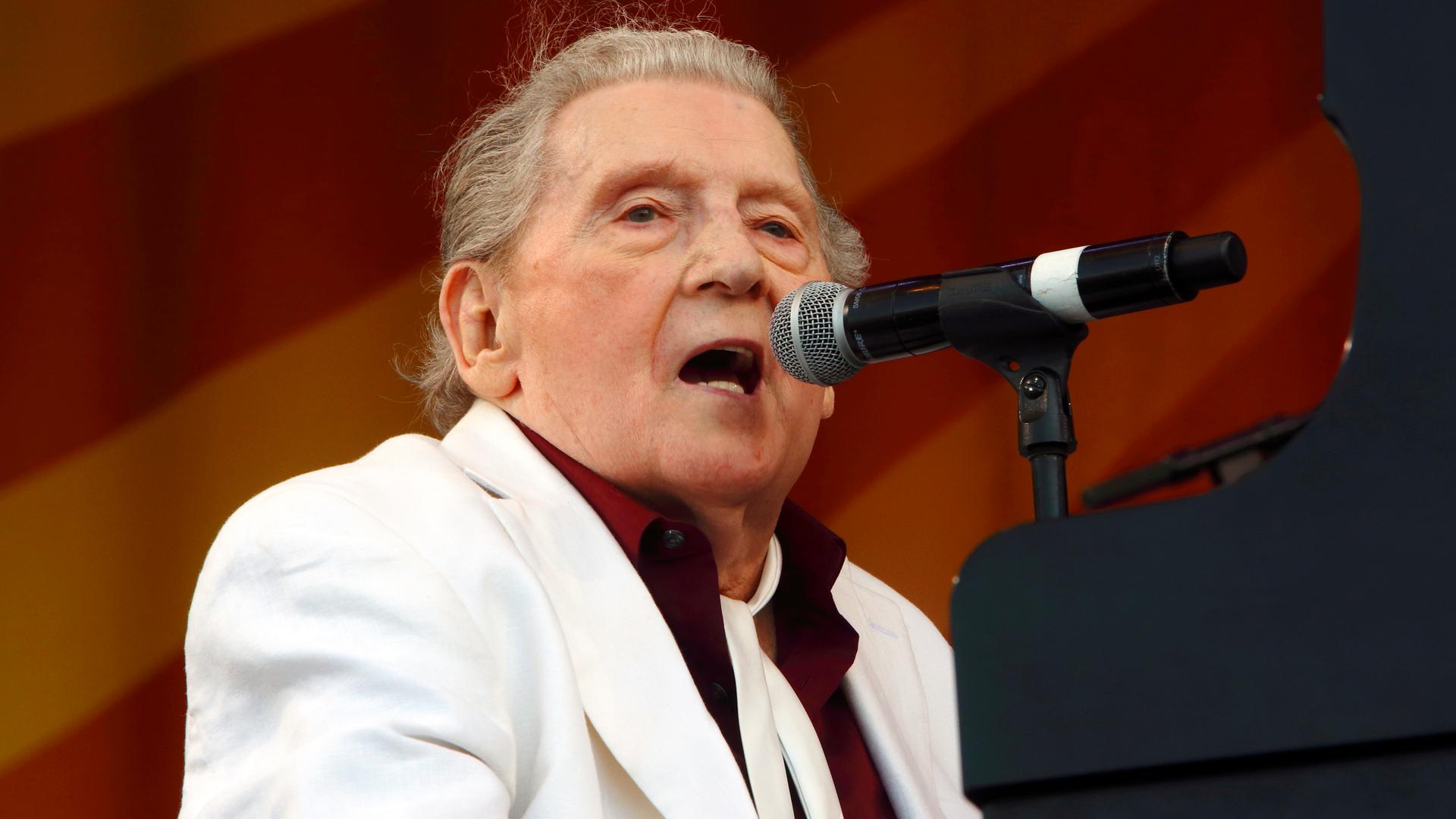 Jerry Lee Lewis bei einem Auftritt im Jahr 2015 Jerry Lee Lewis bei einem Auftritt im Jahr 2015