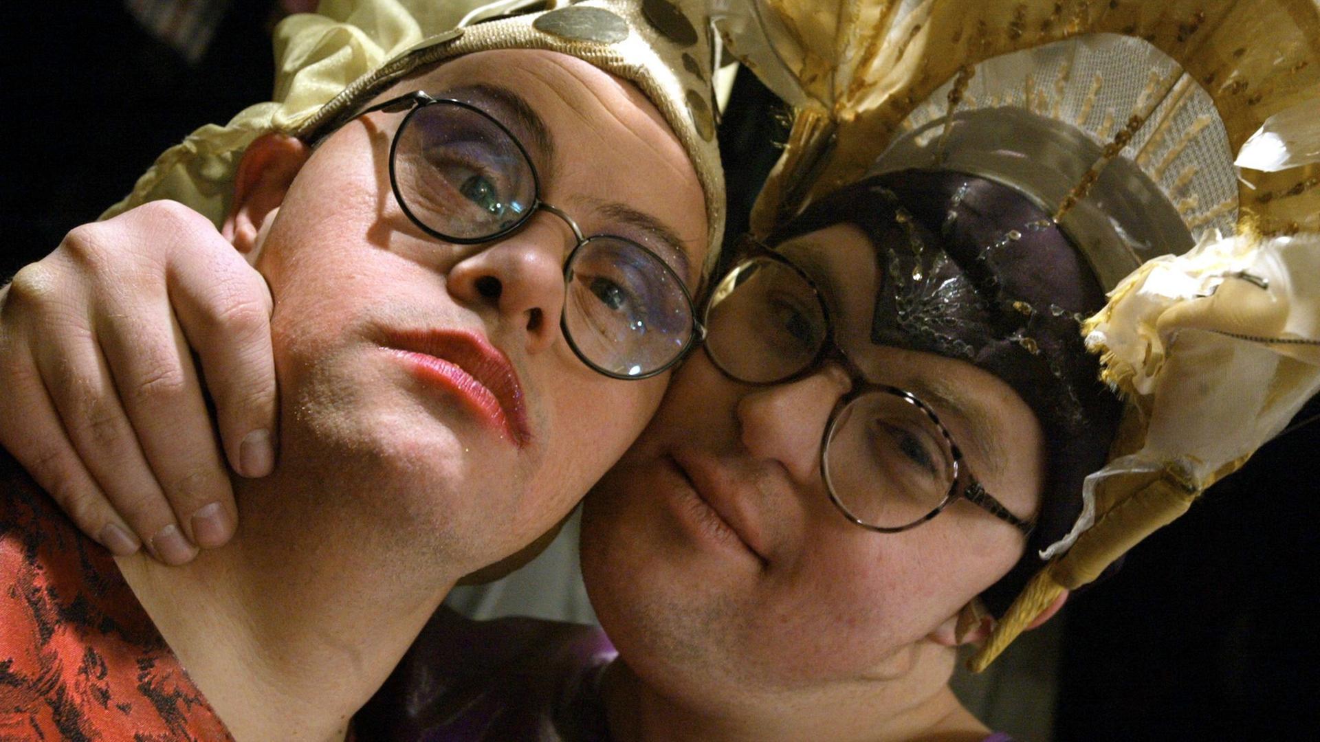 Die Darsteller des RambaZamba-Theaters Martin Lindner (r) und Michael Wittsack. Die Darsteller des RambaZamba-Theaters Martin Lindner (r) und Michael Wittsack.