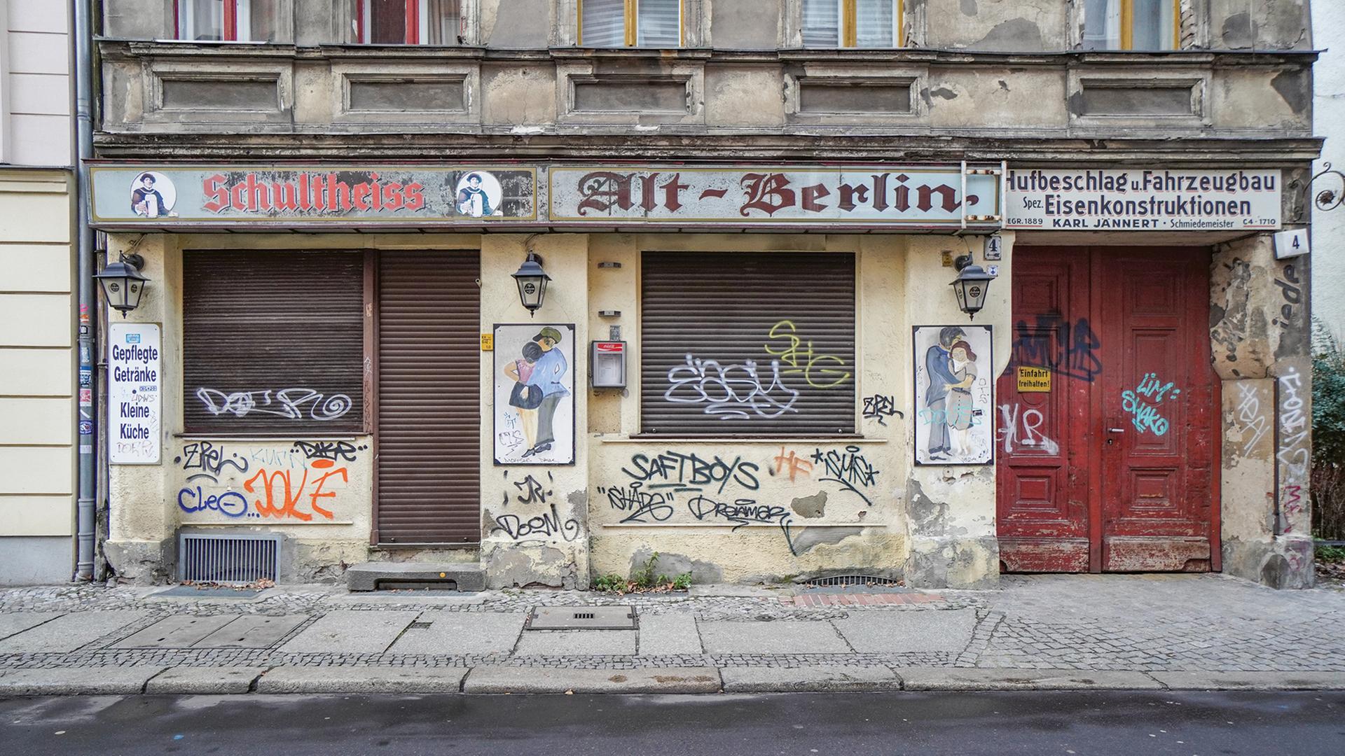 Eine typische Berliner Eckkneipe names Alt-Berlin. Eine typische Berliner Eckkneipe names Alt-Berlin.