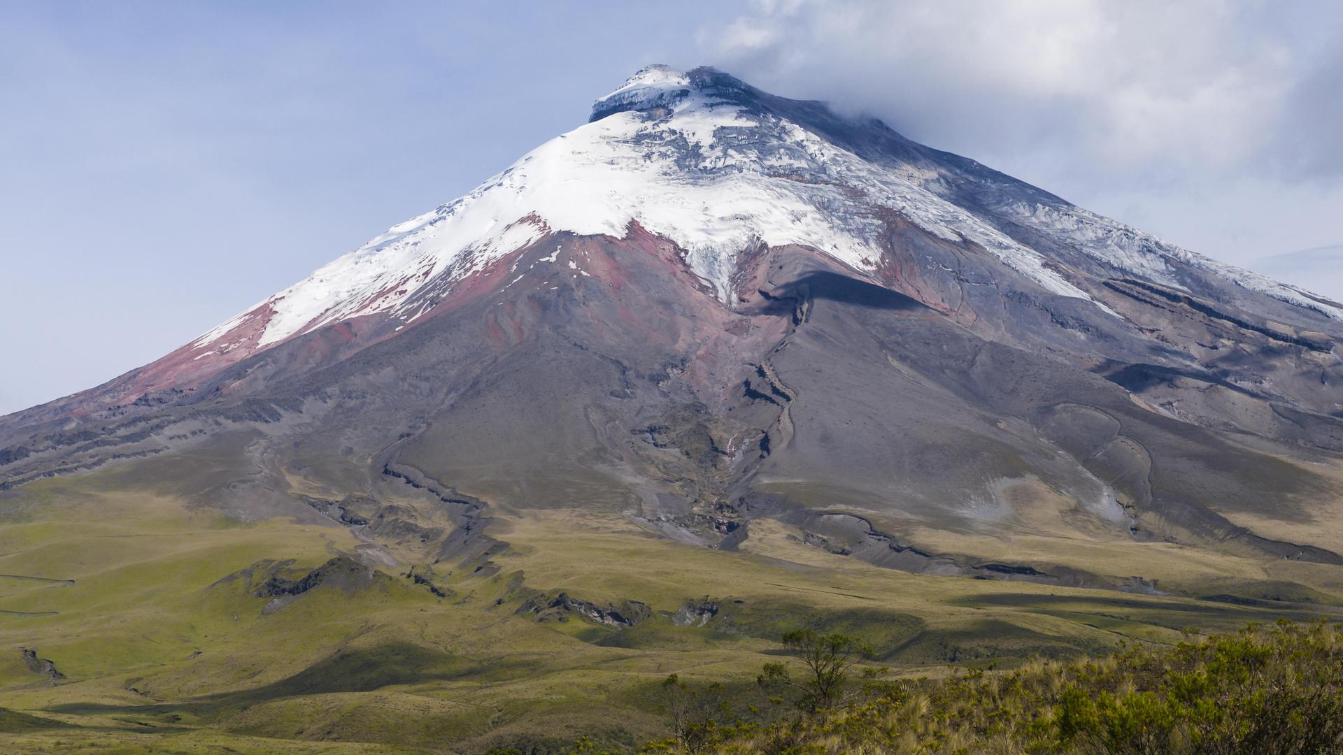Stratovulkan Cotopaxi in den Anden von Ecuador, S?damerika. Stratovulkan Cotopaxi in den Anden von Ecuador, S?damerika.