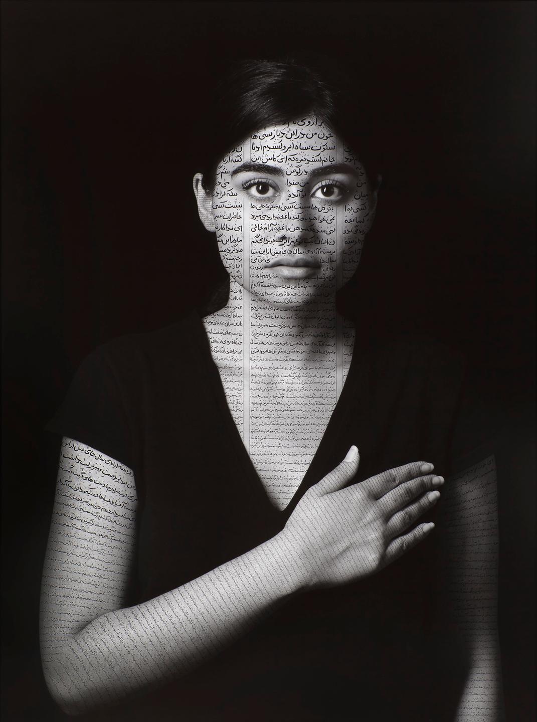 Shirin Neshat, Nida (Patriots), aus der Serie "Book of Kings", 2012.
Tinte auf LE-Silbergelatineabzug,
153 x 114,9 x 5,1 cm, Fotograf: Larry Barns,
Leihgabe der Written Art Collection
© Shirin Neshat
Courtesy the artist, Gladstone Gallery, New York and Brussels, and Noirmontartproduction, Paris Shirin Neshat, Nida (Patriots), aus der Serie "Book of Kings", 2012.
Tinte auf LE-Silbergelatineabzug,
153 x 114,9 x 5,1 cm, Fotograf: Larry Barns,
Leihgabe der Written Art Collection
© Shirin Neshat
Courtesy the artist, Gladstone Gallery, New York and Brussels, and Noirmontartproduction, Paris