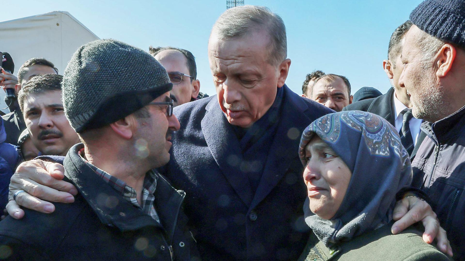 Erdbeben in der Türkei und Syrien - Mehr als 11.000 Tote - Soforthilfe auch aus Berlin und Brüssel