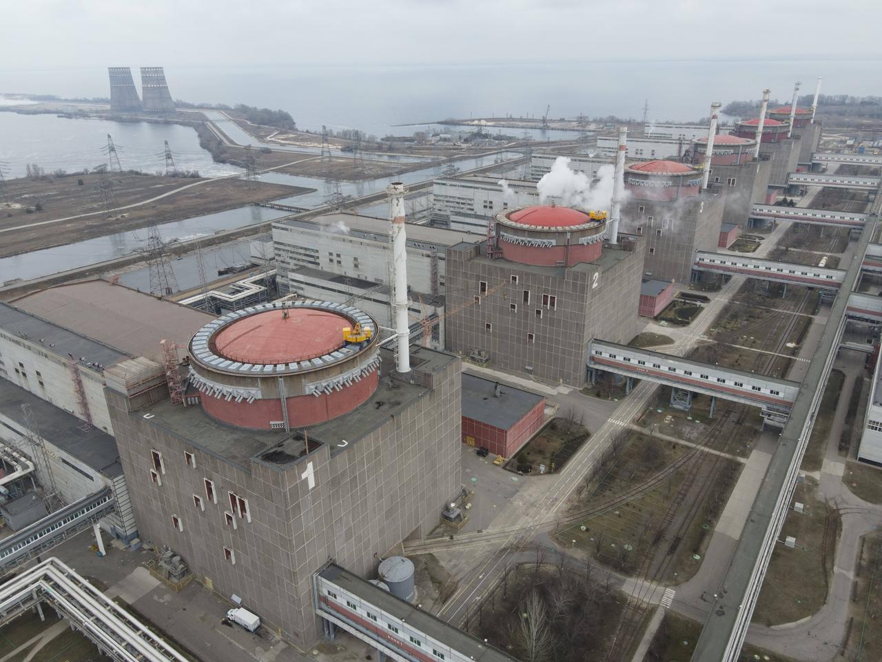 Eine Luftaufnahme des Atomkraftwerks vom 8.3.2022. Die Reaktorblöcke sind zu sehen. Eine Luftaufnahme des Atomkraftwerks vom 8.3.2022. Die Reaktorblöcke sind zu sehen.