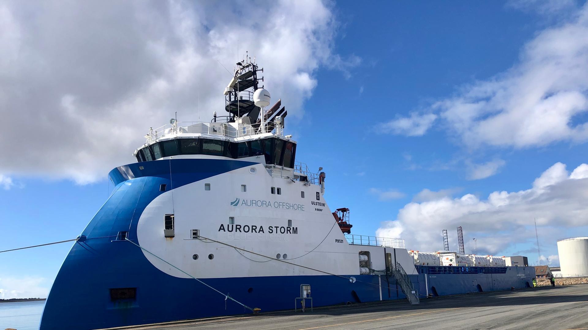 Die "Aurora Storm" liegt im Hafen. Das Schiff transportiert CO2 zur Offshore-Plattform Nini-West. Von dort wird es in das ausgeförderte Ãlfeld eingespeist. (zu dpa Â«Erste CO2-Einspeicherung in dänischer Nordsee gestartetÂ»)