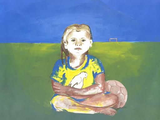 Auf dem Gemälde sitzt ein Kind auf einer Wiese, im Hintergrund ist ein kleines Tor angedeutet. Das Kind trägt in T-Shirt in blau und gelb