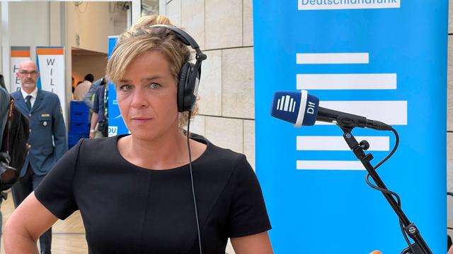 Sie ist die Königsmacherin in NRW: Mona Neubaur von Bündnis 90/ Die Grünen wird die entscheidende Rolle spielen, wer künftiger Ministerpräsident in Nordrhein-Westfalen wird. Hendrik Wüst oder Thomas Kutschaty