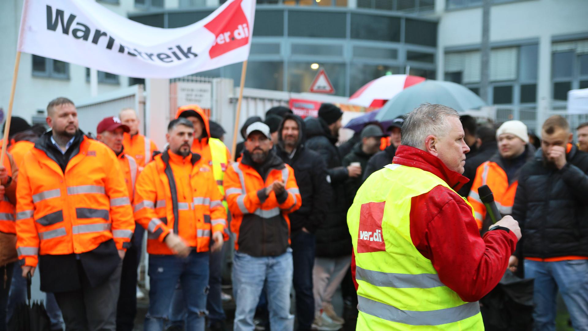 Warnstreiks - Auswirkungen In NRW Und Berlin | Deutschlandfunk.de