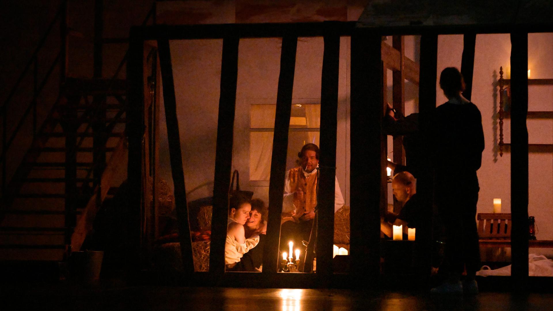 Julien Gosselin an der Volksbühne Fast psychologisches Theater