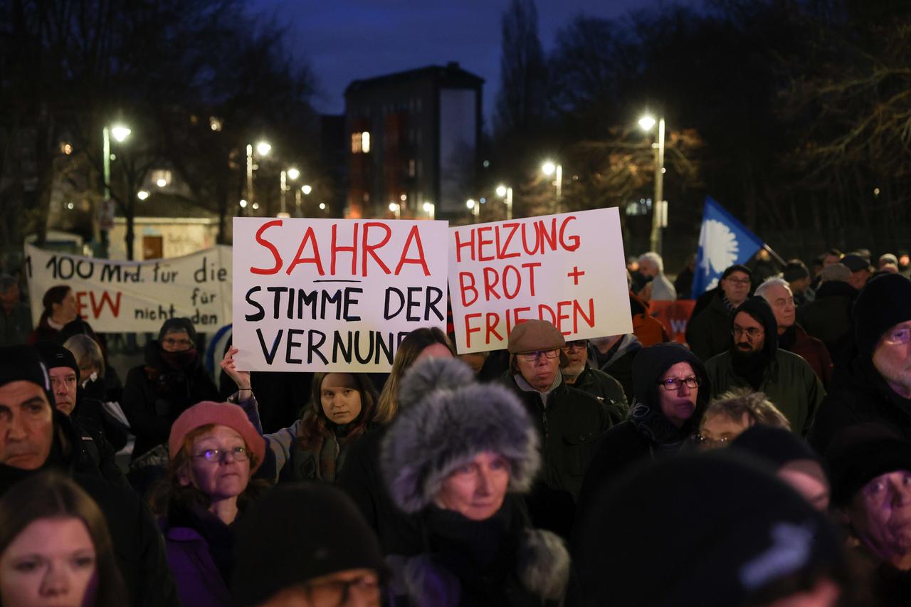 Transparent pro Sahra Wagenknecht bei einer Linke-Veranstaltung im Januar 2023 in Berlin Transparent pro Sahra Wagenknecht bei einer Linke-Veranstaltung im Januar 2023 in Berlin