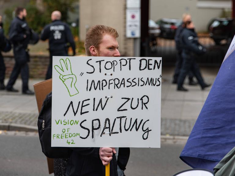 Eine Querdenken-Demonstration in Oldenburg 