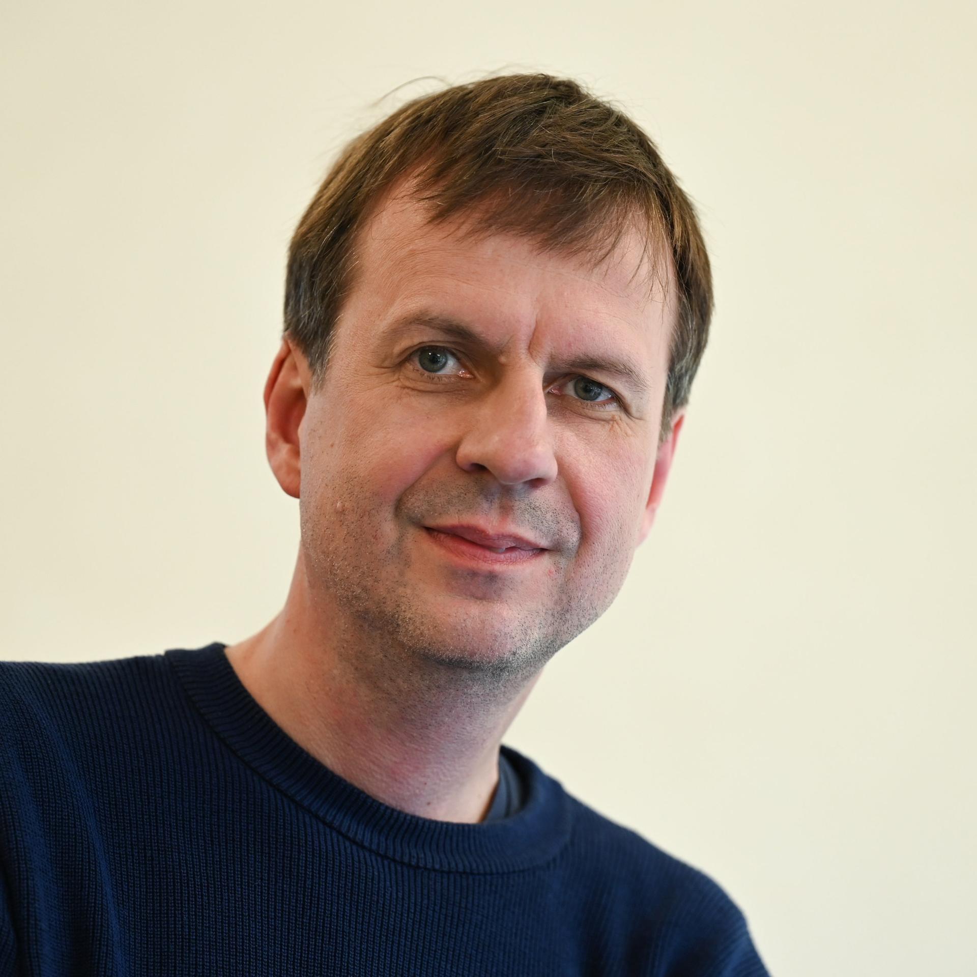 Autor Bov Bjerg – Vom Lesebühnen-Pionier zum Bestsellerautor Autor Bov Bjerg – Vom Lesebühnen-Pionier zum Bestsellerautor